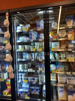 48-biocoop-baratier-la-graine-de-lin-magasin-bio-alimentation-cremerie-yaourt-produit-frais.webp