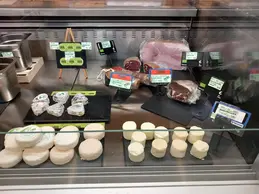 48-biocoop-baratier-la-graine-de-lin-magasin-bio-alimentation-fromage-coupe-local.webp